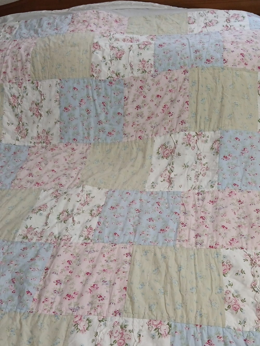 Shabby Chic Brand Quilt - Picture 3 of 13